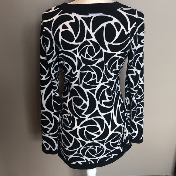 WHBM Black and White Pattern Tunic - Picture 4 of 9